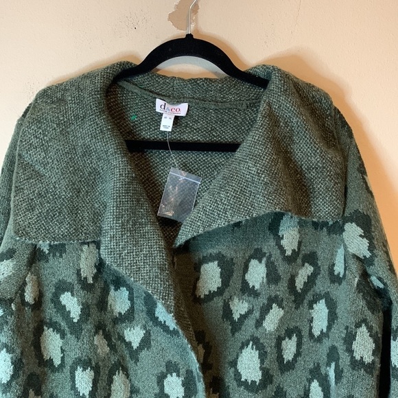 NWOT D & Co Green Animal Print Jacquard Knit Cardigan XL Cozy Fall Layer - Picture 7 of 12